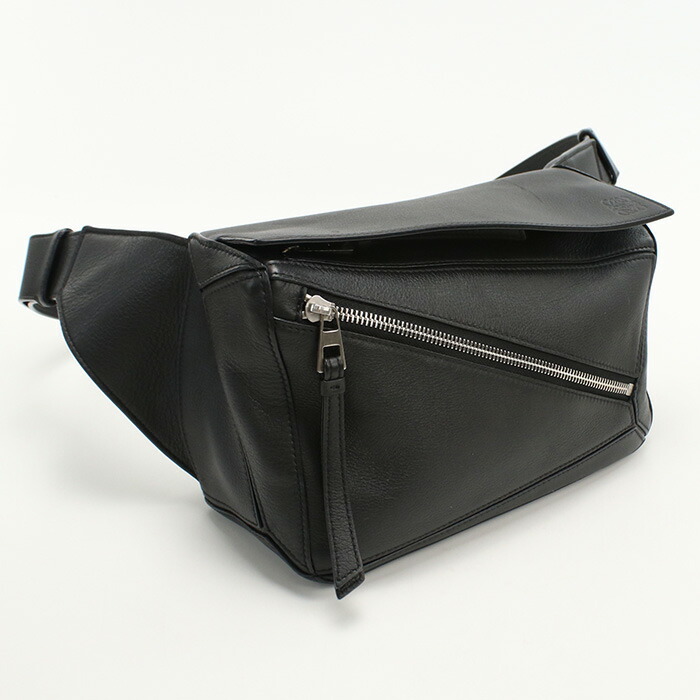 新品同様✨ロエベ バムバック ボディバッグ スエード アナグラム LOEWE（ボディーバッグ）のフリマアイテム一覧