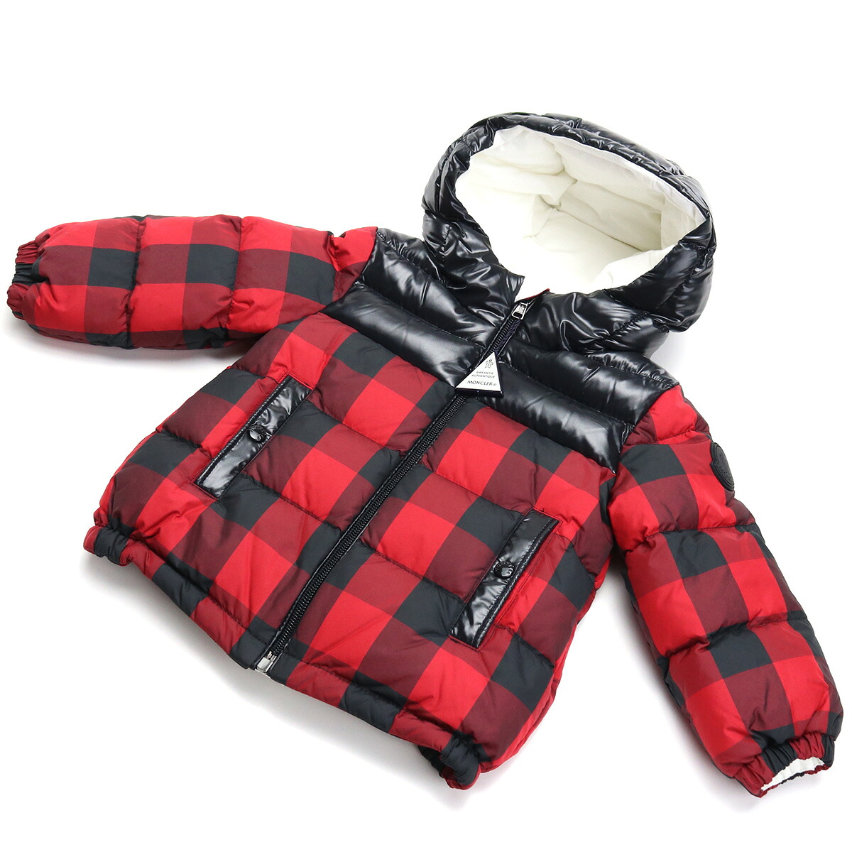 【BURBERRY】時を超えて愛されるひな形を、あなたの表現スタイルに