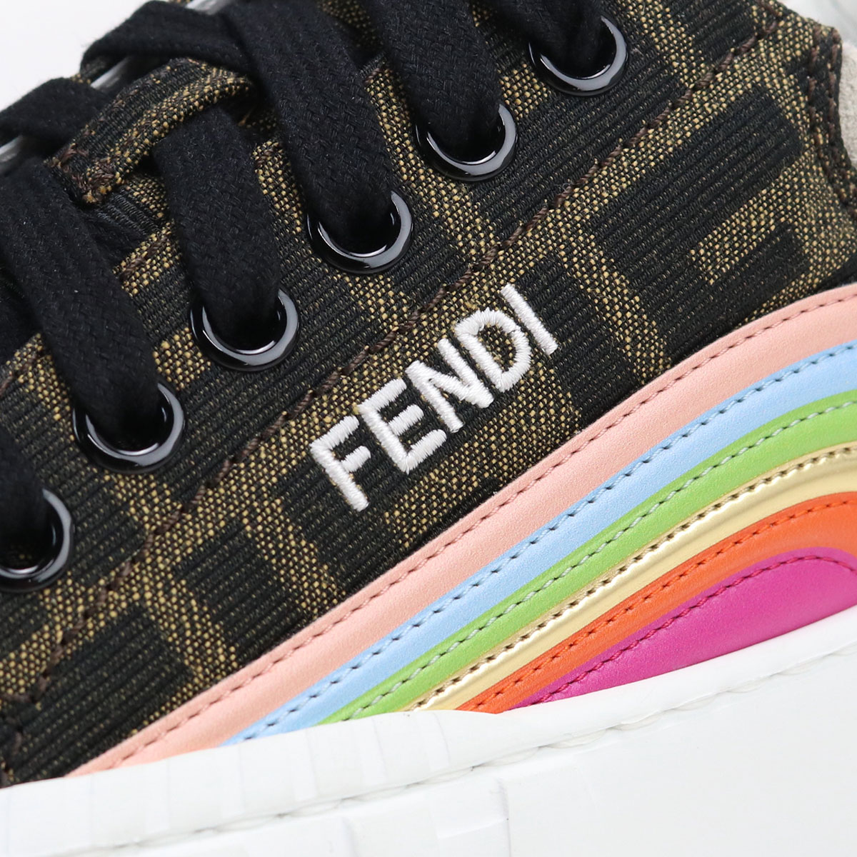 ースがホワ FENDI ズッカ柄 ホワイト 白 総柄 フェンディ スニーカー