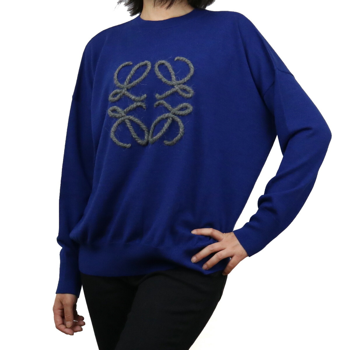Apparel 01 ブランド総合卸 ブランドロゴ レディース セーター ニット ロエベ セーター Bos 35 ブランドアパレル Bos 35 ブランドロゴ Loewe ロエベ Navy Indigo 25 Off アナグラム ブランド公式サイト掲載価格107 800円 ビッグヒット 3996 エンブロイダリー