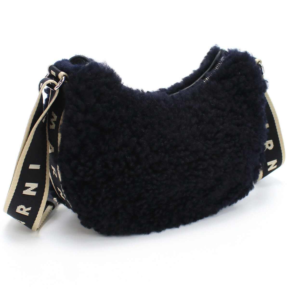 大人もOK！MARNI ブラック ボディバッグ 斜めがけ 大人もOK！MARNI ブラック ボディバッグ 斜めがけ