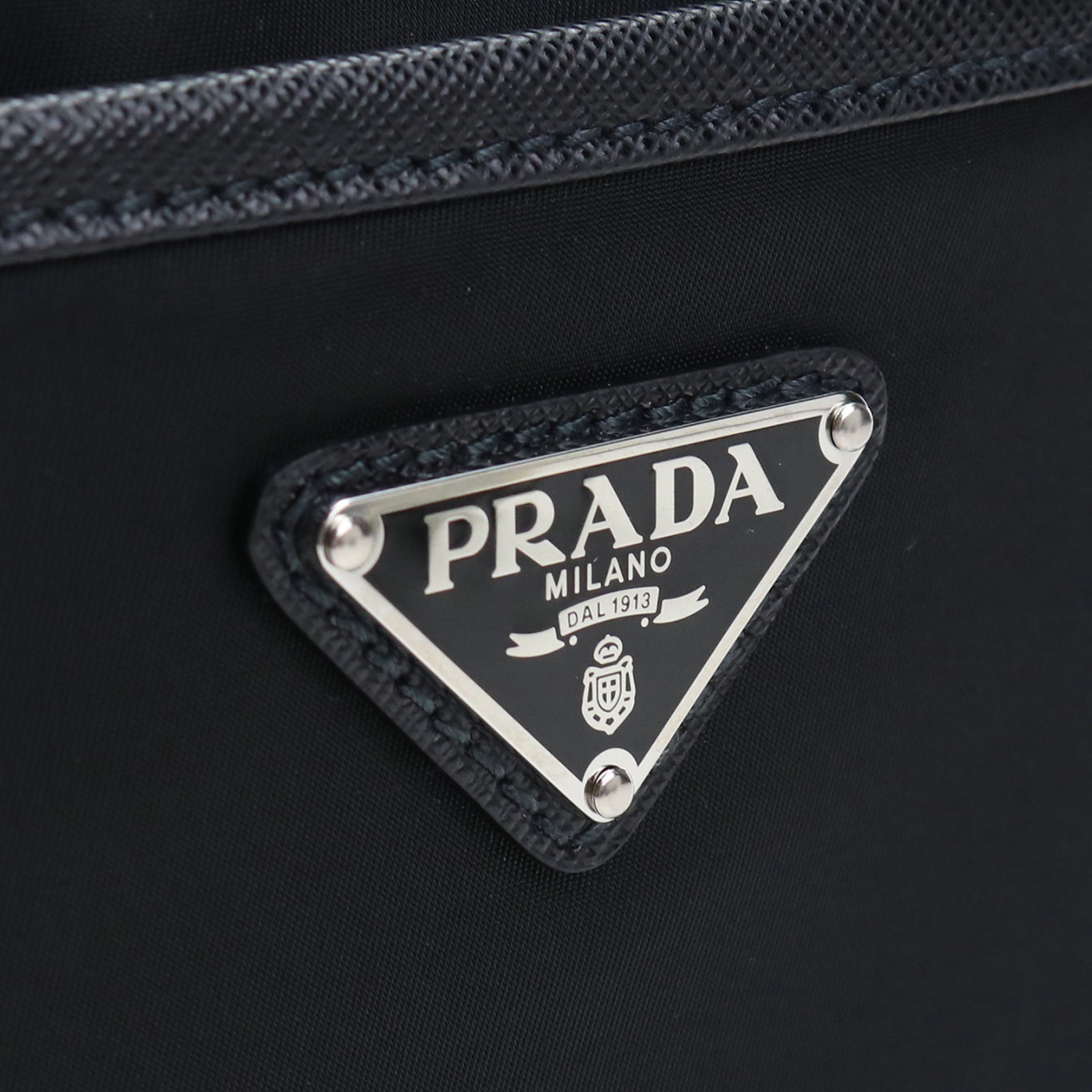 プラダ Prada 斜め掛け ショルダーバッグ ブランドバッグ ブランドロゴ 2vh048 2dmh V Ooo F0002 Nero ブラック Bag 01 Christine Coppin Com