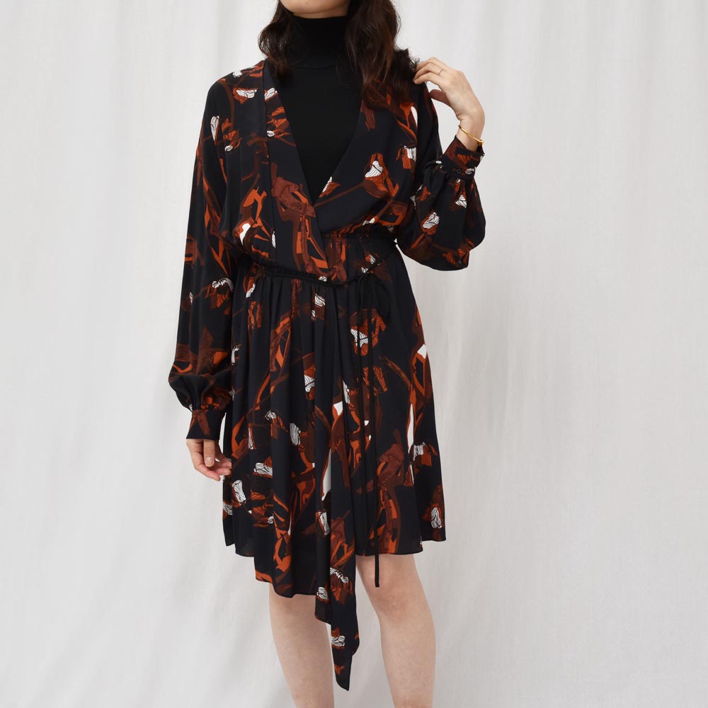 【S50】置き目品 DOROTHEE SCHUMACHER(ドロシーシューマッハ)\u003cBR\u003eG41512-22 御花刷り上げる カシュクールワンピース