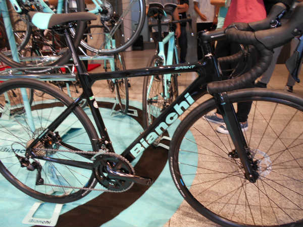 ビアンキ Disc 電動自転車 スプリント105 Disc ロードバイク 自転車の専門店 年モデル Sprint Bianchi ディスク 105 年モデル バイクキングレーシング 特典付 カーボンフレーム