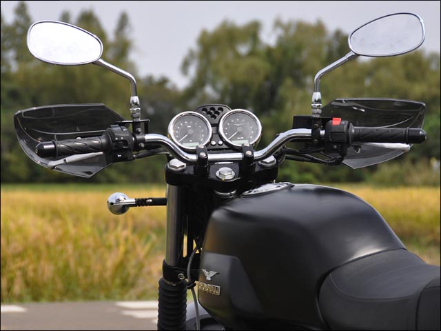 無地・新色登場！ MOTO GUZZI V7 Stone（13年〜） ガイラガントレット スモーク CHIC DESIGN（シックデザイン） 