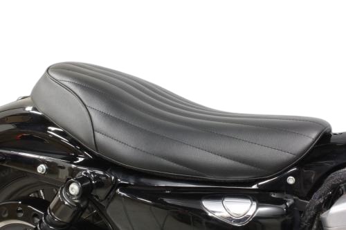 スポーツスター（SPORTSTER） ショートフラットシート（バーチカル） ガレージT＆F