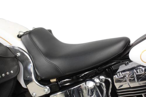 ソフテイル（SOFTAIL）150/MU85タイヤ用 シングルシート（スムース） ガレージT＆F