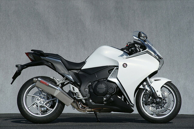 SPEC-A スリップオンマフラー TYPE-SS YAMAMOTO RACING（ヤマモトレーシング） VFR1200F（10年～国内仕様専用 DCT対応）