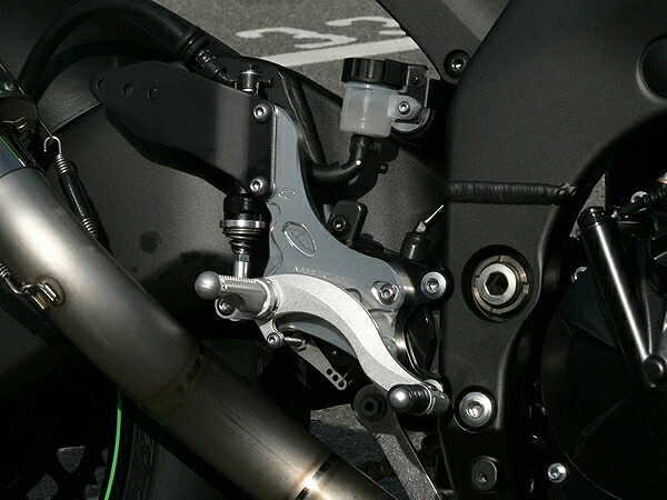 BEET 0111-K93-20 ハイパーバンク バックステップ シルバー 固定式 ZX-10R|バイクマン 店
