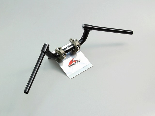ﾊﾘｹｰﾝ HB0295B-10 FATｺﾝﾄﾞﾙ 専用ﾊﾝﾄﾞﾙ ﾌﾞﾗｯｸ ｽﾁｰﾙ製 幅680mm 高さ90mm ｴﾝﾄﾞ内径18mm XSR700/900 MT-09 ｽｲｯﾁ穴加工済 構造変更必要 MT-09(-16) HM3568 ﾒｰﾀｰｽﾃｰ(17-)ﾊﾞﾝｼﾞｮｰ向き変更が必要｜バイクマン　店