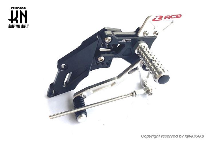 KN企画 01FR033X-KN RCB バックステップ RS-1 ブラック/シルバー YZF-R25/R3 バイク