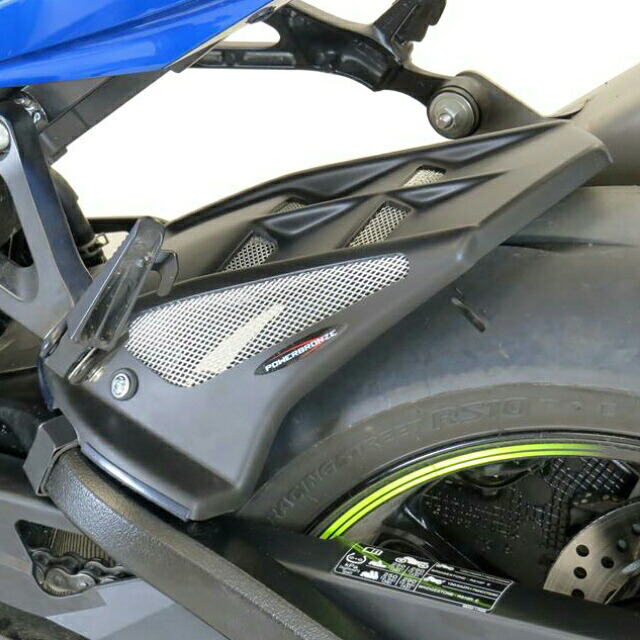 HUGGER 201-S116-670 GSX-R1000/R(17- ) Bﾀｲﾌﾟ ﾏｯﾄﾌﾞﾗｯｸ/ｼﾙﾊﾞｰM｜バイクマン　店