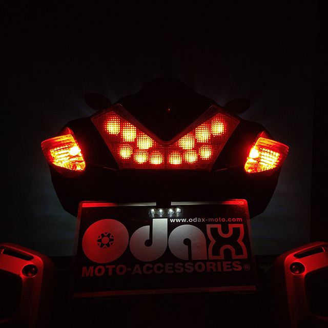 ODAX OXS-ZX14BF06-RY-S LEDバックフォグキット ver.2 スモークレンズ ZZR1400 リアウインカー 電装 パーツ オダックス｜バイクマン　店