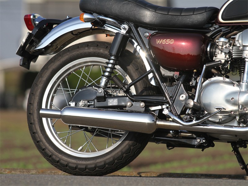 w650ノートンタイプ　マフラー　ステー付き ペイトンプレイス Peyton Place ノートンタイプマフラー W650