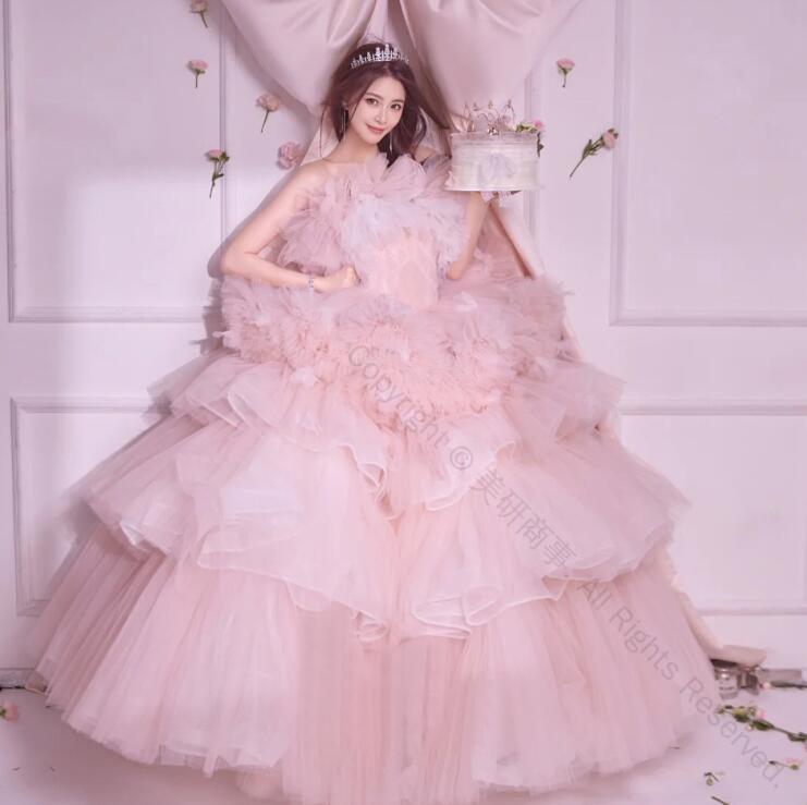 御姫様佇まいが輝く華燭の典御召しもの 韓国発心ゆかしいが際立つ影ぼうし 成年者の成人女性の押し出しを公演 フォトジェニックな華燭の典表現スタイル 夢のような花嫁御寮のちょっとの間を彩る 今めかしいな上半身伝達ルート目立たす