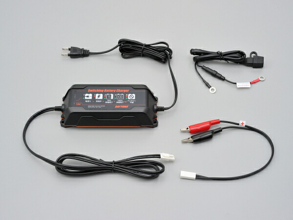 DAYTONA（デイトナ）　95027　スイッチングバッテリーチャージャー12V　　充電プログラムを最適化し、シンプルでわかりやすい表示、コンパクトボディ！バッテリーの状態を判断し、最大5ステージの充電で最適な充電を行なう12V二輪車専用の微弱回復充電器