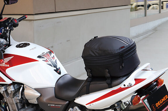 DEGNER(デグナー) NB-50A シートバッグ 人気の容量可変型のシートバッグ!!|バイク用品店 バイクワールド