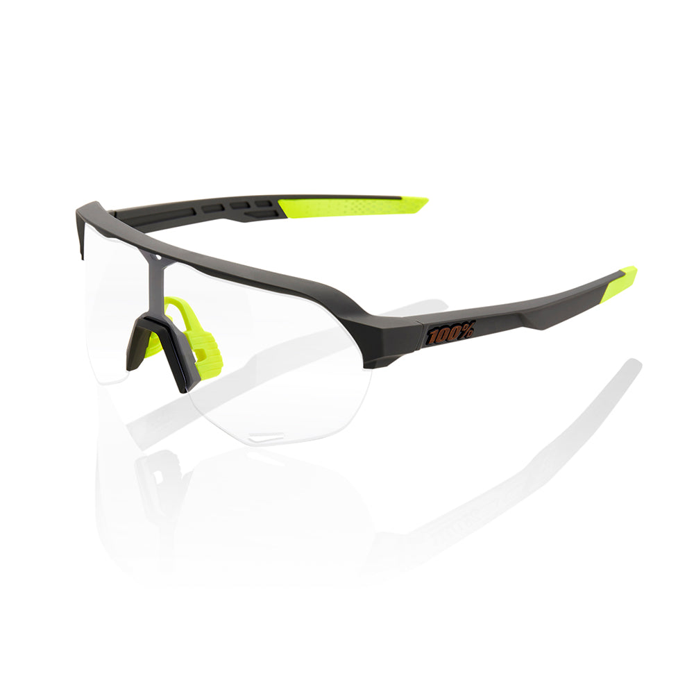 S2 - Soft Tact Cool Grey / Photochromic Lens ソフトタクトクールグレー 調光レンズ UVカット 軽量 ランニング 自転車 野球 スポーツサングラス 100％ ワンハンドレッド
