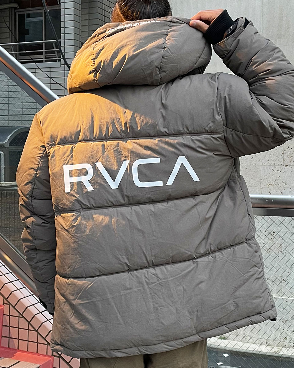 値引き ダウンベスト ダウン RVCA メンズ VISOR HOODED PUFFER