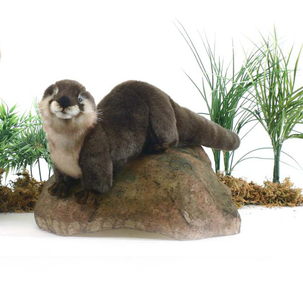 HANSA カワウソ24 L24(cm) 3813 ぬいぐるみ ハンサ クリスマス 誕生日 プレゼント 動物 犬 猫 鳥 うさぎ ペンギン アニマル 置物 人形 フィギュア KOESEN ケーセン 大きい マスコット 実物大 大型