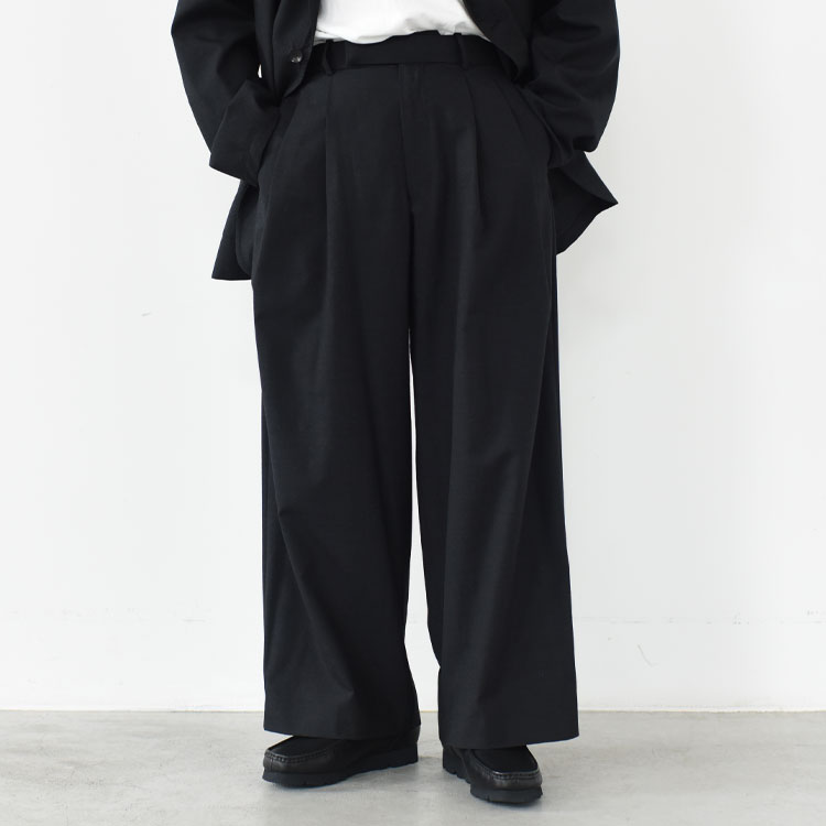 marka（マーカ）/2/72 Wool Tropical Washer Two Tuck Baggy Trousers 2/72ウールトロピカルワッシャー / ツータックバギートラウザーズ/M26A11PT02C【2026春夏】【履き比べ可能】