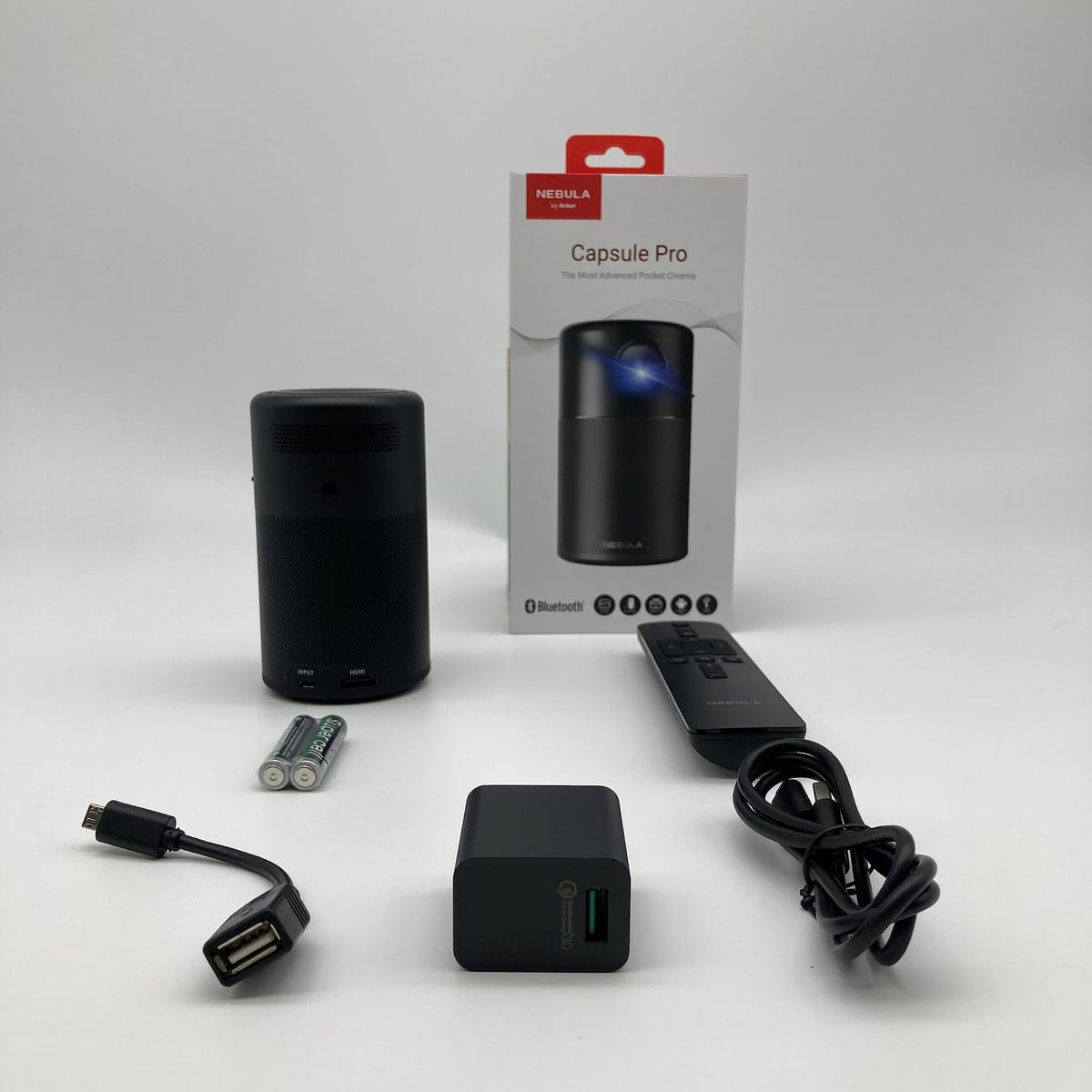 Anker Nebula Capsule Pro（Android積み上げる可動性映写機）【150 ANSIlm / DLP積み上げる / 360度金棒引き】