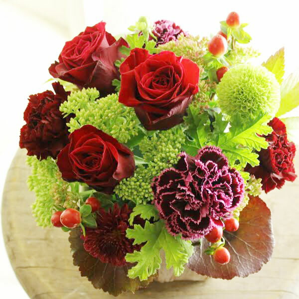 アレンジメントフラワーssサイズ Vivid Red 赤系 デザイナーが手がけるお洒落な一品歓迎祝い 退職祝い 昇進祝い 歓迎会 送別会 歓送迎会 人事異動 贈り物 フラワーギフト プレゼント お祝い お花 送料無料 メッセージカード無料 あす楽 Educaps Com Br