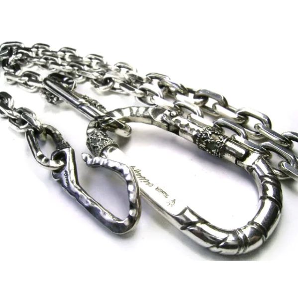 【VIVIFY 定め事店】VIVIFY ビビファイ しろがね色 手当たりチェーン店 Decorate Karabiner Wallet Chain