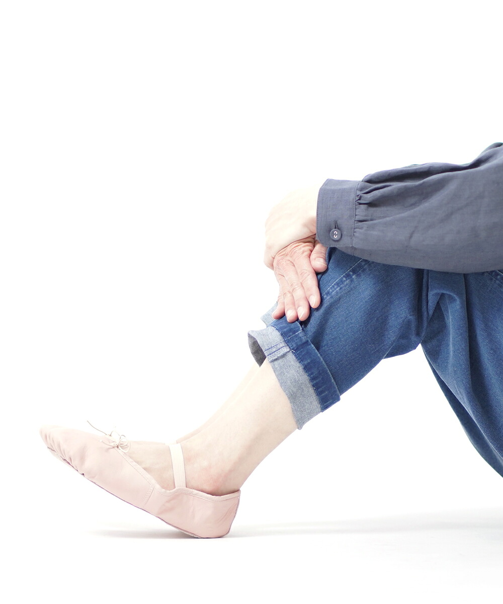 楽天市場 レペット Repetto レザー ゴムバンド付き フルソール バレエシューズ ルームシューズ 室内履き Soft Ballet Shoe Full Sole T200 0062001 レディース A 0 Last 1 Etre Par Bleu Comme Bleu