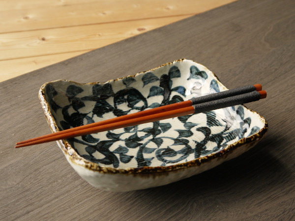 たこからくさ 楽天市場】美濃焼 手描きタコ唐草多用鉢【19.5x6cm】【土物