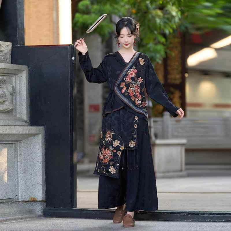シャツ レトロ 漢服風アレンジ チャイナ風 花柄 刺繍 Vネック 長袖 ショート丈 サテンジャカード シルク カーディガン 羽織り エレガント 秋
