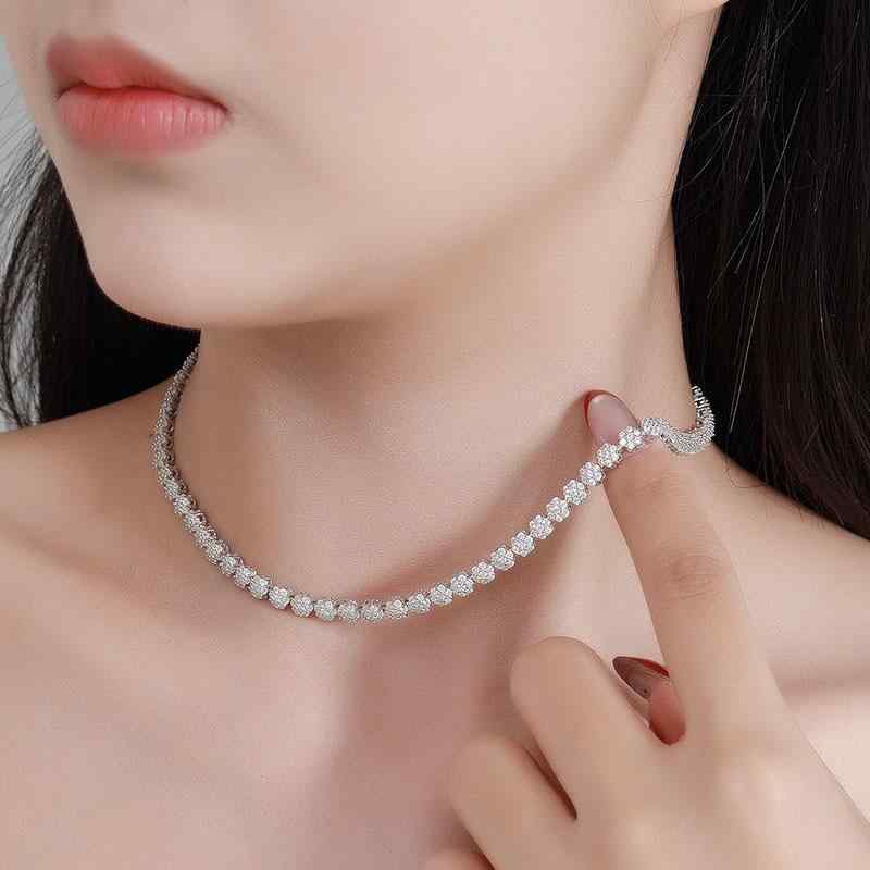ネックレス レディース モアサナイト シルバー925 プラチナ仕上げ 梅 フラワー 花 デコルテチェーン 華奢 シンプル きれいめ 金属アレルギー対応 記念日 プレゼント｜bloomelier