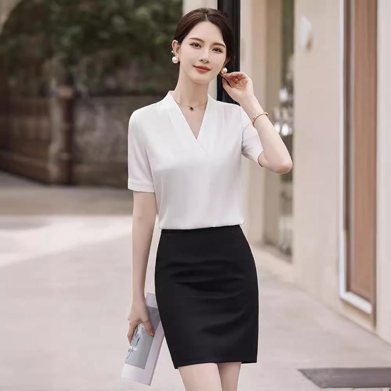 ブラウス レディース 半袖 夏 Vネック スリムフィット オフィス 通勤 制服 ユニフォーム 受付 レセプション ジュエリーショップ ドレープ サテン風 ポリエステル 形態安定 無地 上品 エレガント ホワイト グレー