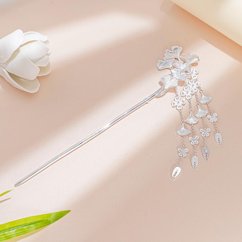 簪 レディース 四分子葉のクローバー 花画題 フラワータッセル しろがね色 公方風 漢服 髪飾りつけ かんざし 髪の毛付属物 灯し火メッキ工業 今めかしい 愛くるしい