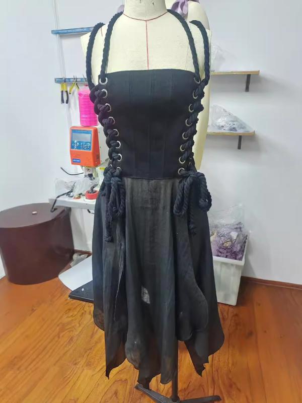 衣装 レディース 黒いこと 黒 スピード競技引きあげる オフショルダー きつい キャミソール ミモレ丈 Vのど首 ゴシック系 艶っぽい スパイシー 冷やりとした系