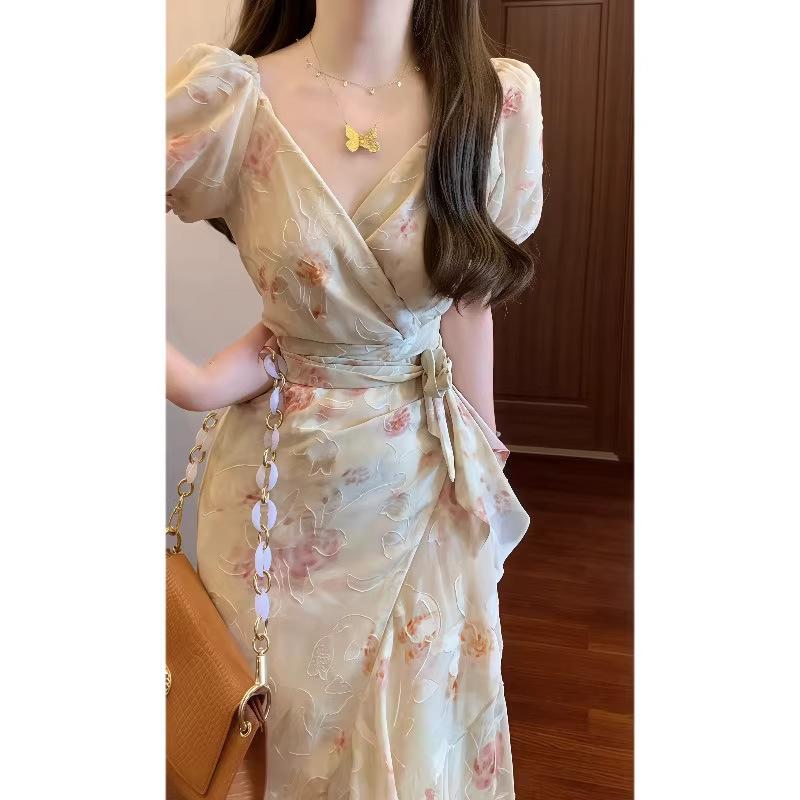 衣裳 レディース Vのど首 花柄 ロング丈 パフ衣袂 半袖 A伝達ルート ご機嫌酉の方角 フレンチ 御前上等感 成年者愛くるしい 好いたらしいめ 太陽フレア 春夏