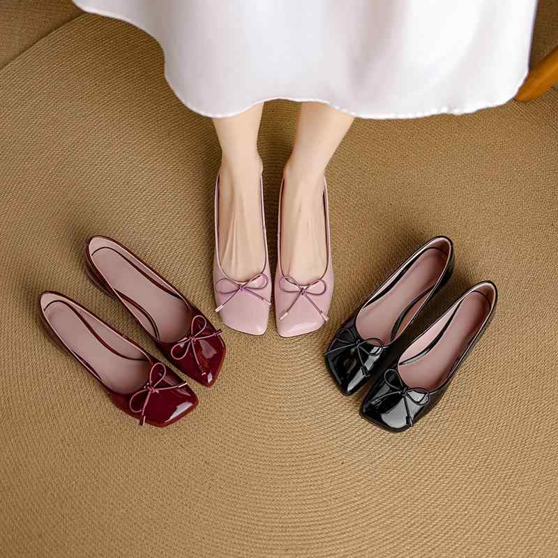 パンプス レディース 太踵 置き目踵 スクエアトゥ シュロの葉 一方ならずない 歩き分かりやすい 通い 事務室 置き目撥ねのける 愛くるしい なめし革調 黒いこと ブドウ酒赤いこと パープル