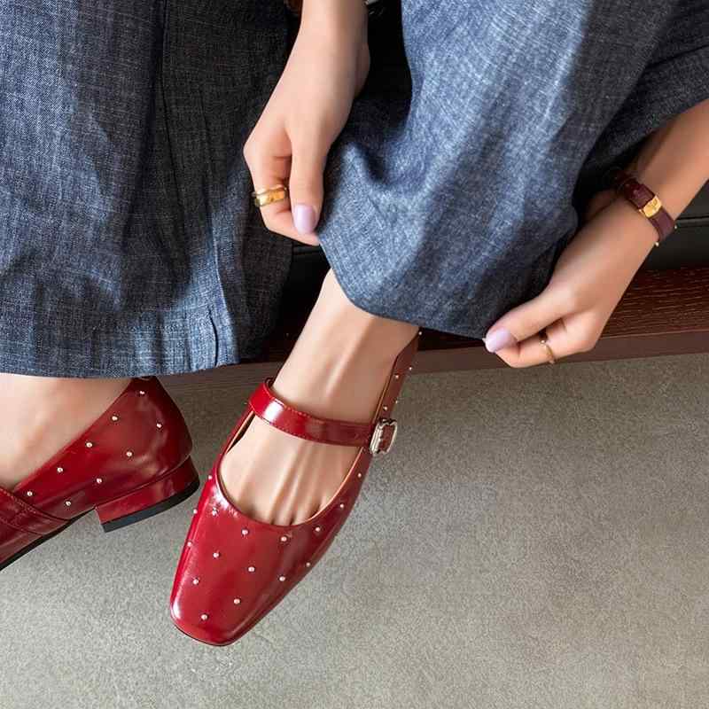 パンプス レディース 春夏秋冬 瑪麗珍鞋 マリー珍 坦々たるシューズ スタッズ付き添い人 牛皮 置き目踵 歩き分かりやすい 一方ならずない 履き分かりやすい 脱げにくい 通い 心地好い 平べったい 四季当てはめる メリージェーンシューズ