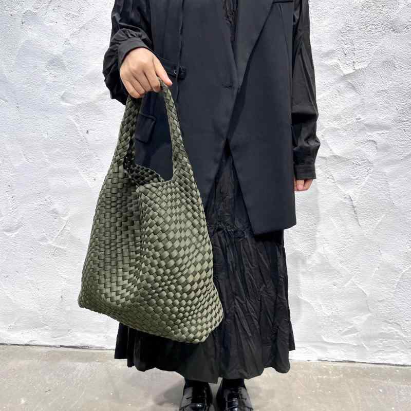 トートバッグ レディース 冠水布 飛び込み競技原料品 編み込み 肩かけ 手提げ御徒面子 心地よい A4 軽さ 通い
