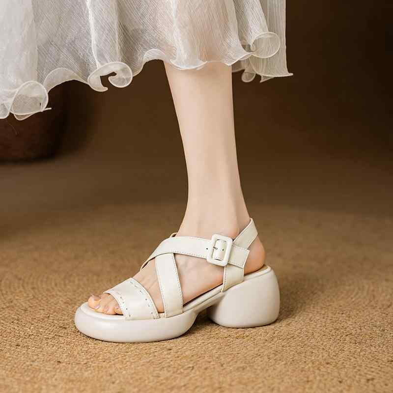 サンダル レディース チャンキーヒール 厚底 ラウンドトゥ オープントゥ クロスベルト ストラップ アンクルストラップ 痛くない 歩きやすい 安定感 滑り止め 履きやすい 美脚 通勤 オフィス 旅行 ベージュ｜bloomelier