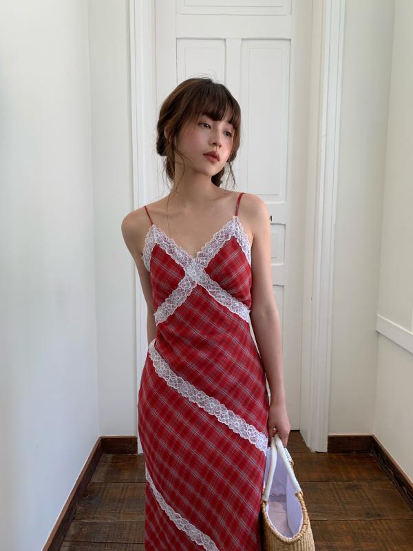 ワンピース レディース 春夏 キャミソールワンピース ロング丈 マキシ丈 Vネック ハイ腰 レース 切り替え 格子柄 フレンチ レトロ 赤 セクシー バックファスナー｜bloomelier