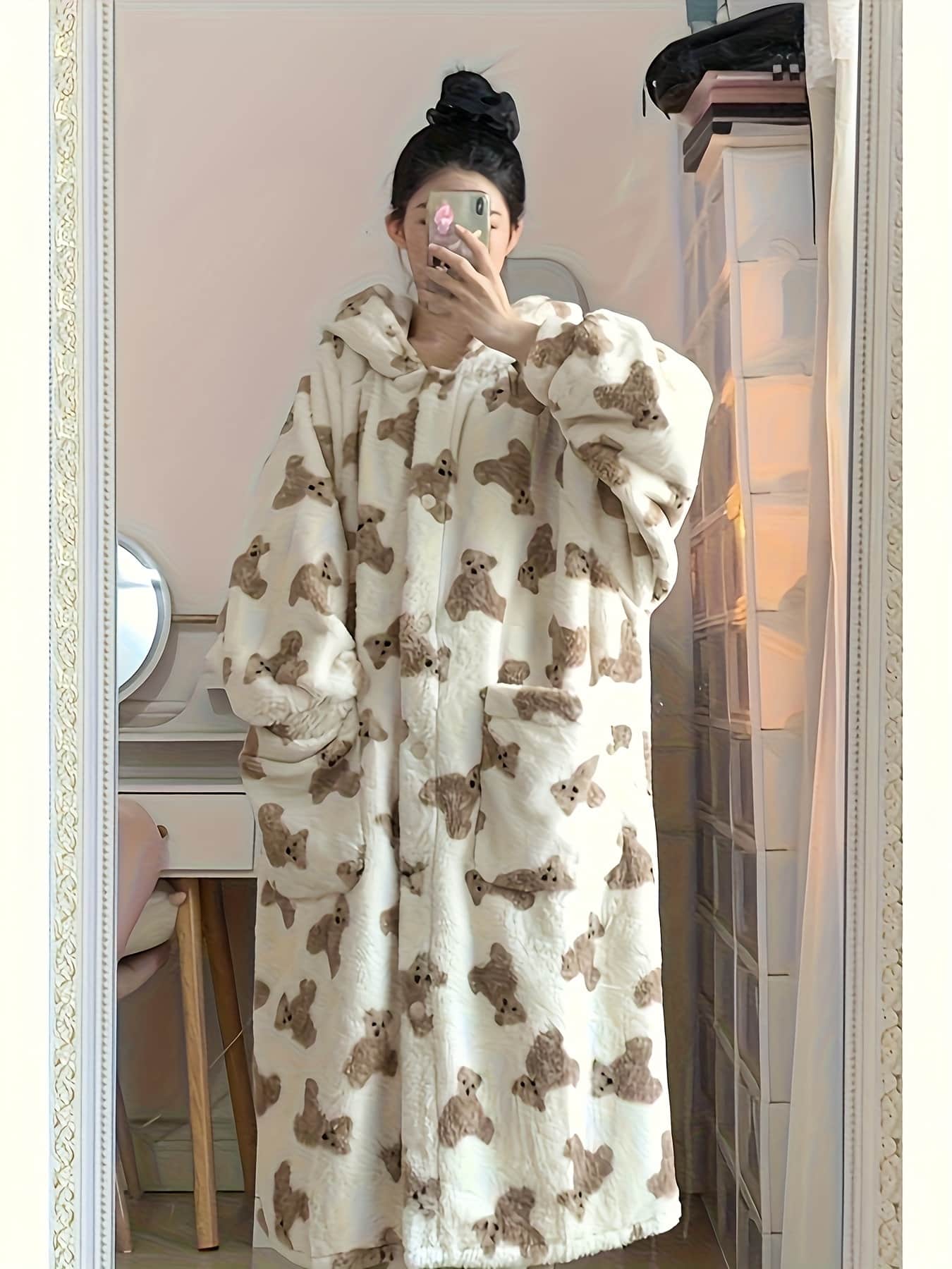 【もこもこ】パジャマ レディース 冬 上下セット ルームウェア クマ 珊瑚フリース 厚手 ボア 部屋着 暖かい 防寒 セットアップ かわいい 秋冬 ナイトウェア 2点セット 贈り物