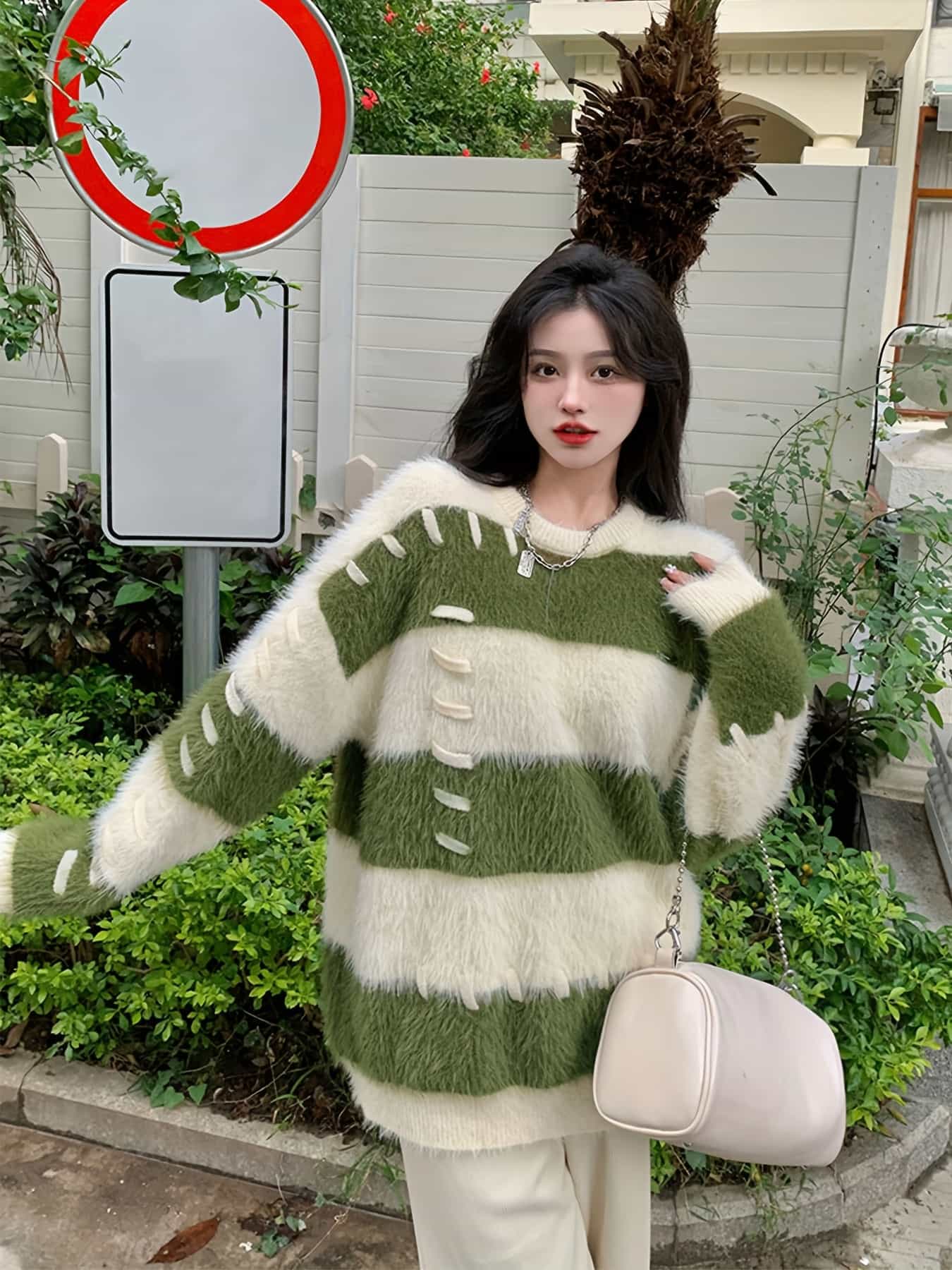 【韓国ファッション】シャギーニット ボーダー セーター レディース ゆったり オーバーサイズ モヘアライク クルーネック 秋冬 トップス ふわふわ カジュアル 20代