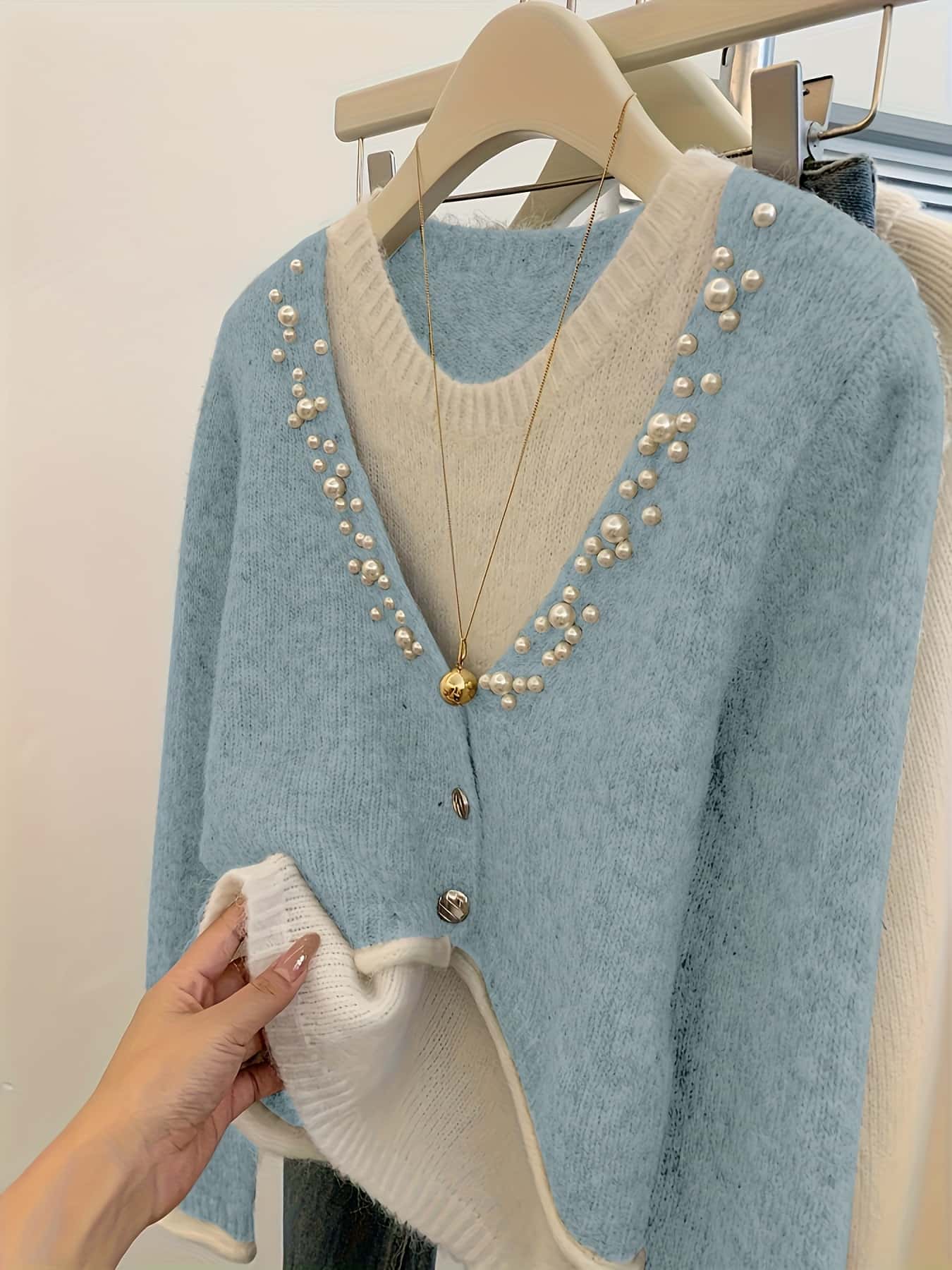 【重ね着風】ニット セーター レディース フェイクレイヤード ビジュー付き トップス グレー 個性的 きれいめ 通勤 秋冬 2025
