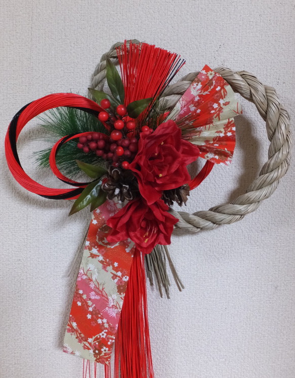 新春 しめ縄飾り 華やぎ 送料無料 お正月飾り お年賀 お正月の花 和風の花 新年の花 しめ縄飾り しめ縄 壁飾り造花 アートフラワー 枯れない花 Marcsdesign Com