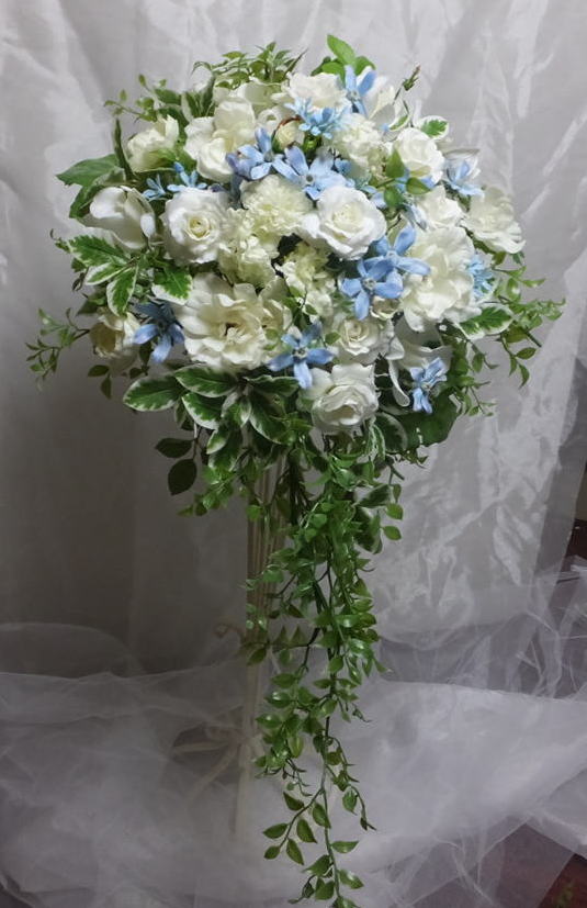 サムシング 青色のラウンド胸花送料無料 サムシング ブルーの花盛り束 白妙デーお袋のデイ 縁組み 縁付の花ブーケ 花束 枯れない花ブルーの花 造花 デルフィニュウム ブルースーパースター うぶ花 水色の花 Komma Duesseldorf De