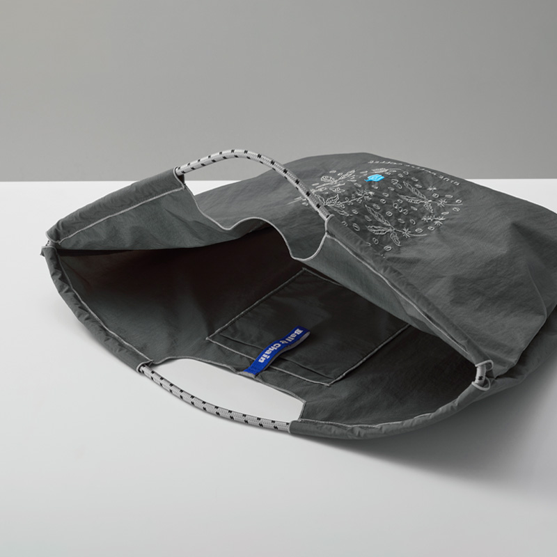 ブルーボトルコーヒー　エンブロイダリーエコバッグ エコバッグミニ Amazon | [ブルーボトルコーヒー] エンブロイダリーエコバッグ