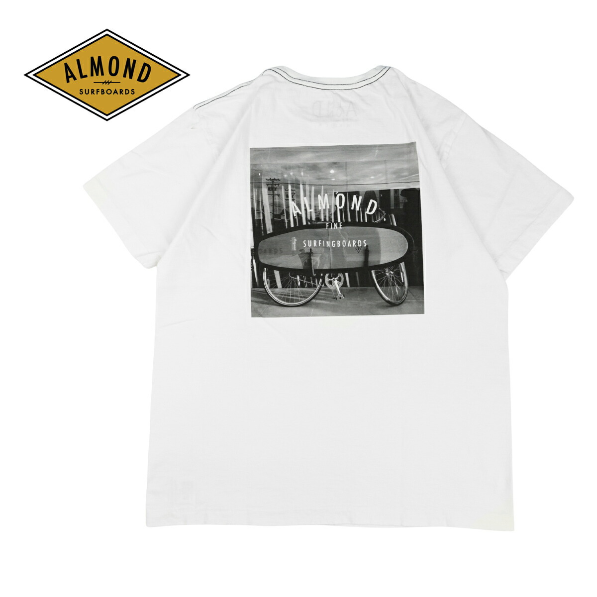 Almond Surf アーモンドサーフ Showcase メンズ/レディース ホワイト S-XL TS1019 【Tシャツ 半袖 半袖Tシャツ フォト フォトTシャツ フォトT 写真 ポケットTシャツ サーフボード サーフショップ USAコットン 日本製 おしゃれ ブランド サーフ サーフブランド 白】