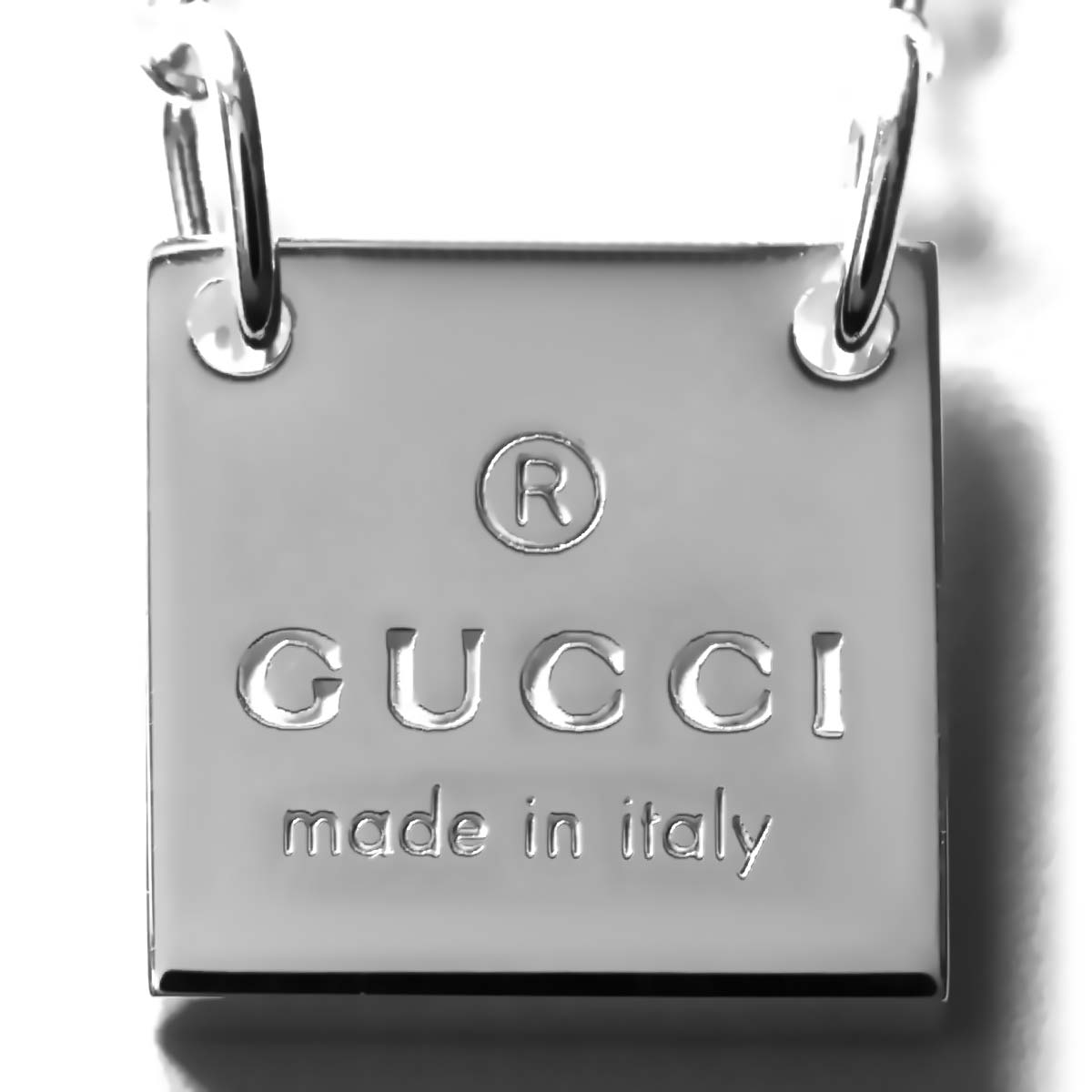 グッチ メンズ ネックレス アクセサリー メンズ レディース トレードマーク スクエアプレート トレードマーク シルバー ジミーチュウ J8400 8106 Gucci ブランドショップ ブルーク 送料無料 グッチ Gucci アクセサリー ネックレス J8400 8106 新品