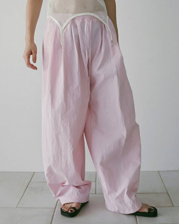 ・・nuke アンヌーク anuke 2026SS 2026Spring/Summer 春夏 Volumetuck Cocoon Pants ボリュームタックコクーンパンツ 62610720 船曳ひろみ 【2026SS新作予約】【4月下旬-5月下旬お届け予定】≪4月1日予約開始≫